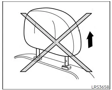 Nissan Altima L34. Head restraints/headrests